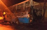 Incêndio destrói ônibus em São João do Manhuaçu