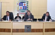 Vereadores de Manhuaçu aprovam projetos de lei e homenageiam equipe ROCCA da PM