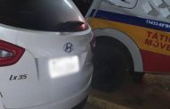 Polícia Militar de Leopoldina age rápido e recupera carro furtado em Caratinga