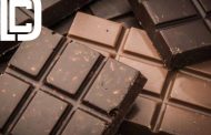 Homem é flagrado furtando barras de chocolate em supermercado de Caratinga