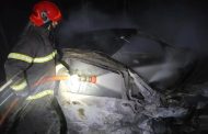 Após colisão, carro pega fogo em Santa Rita de Minas