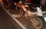 Motociclista morre após colidir com cavalo na BR-116, em Fervedouro