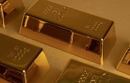 Iraniano encontra saco com ouro e dinheiro no lixo, no valor de 191 mil reais, e devolve para o dono
