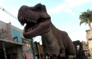 Manhuaçu revive o mundo jurássico com exposição de dinossauros