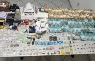 Casal suspeito de realizar 'delivery' de drogas é preso no Centro de Governador Valadares; R$ 67 mil foram apreendidos