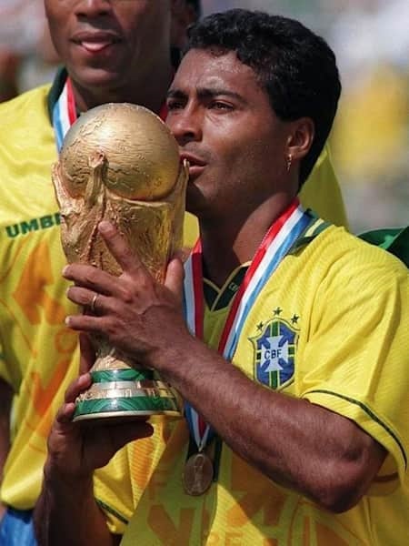 Romário confirmado em Manhuaçu para partida de futebol no domingo (6)